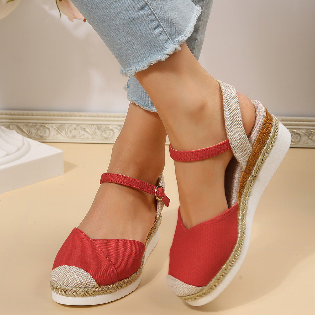 Women's Fashion Casual Wedge Closed Toe Outer Buckle Sandals